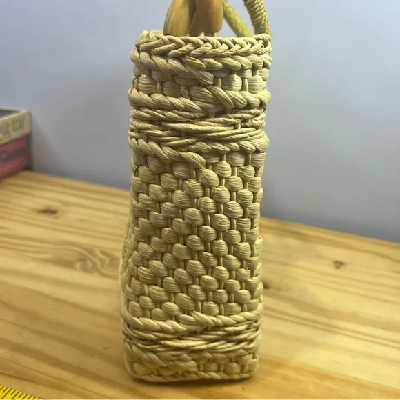 Fossil Straw Tote - Picture 4 of 10